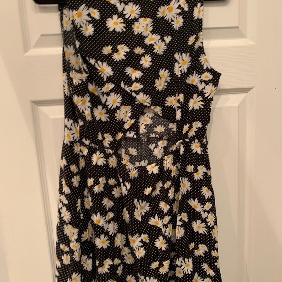 Black Daisy Sun Dress with back cutout - Picture 3 of 4
